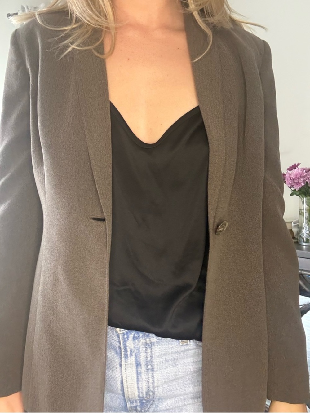 Classic Black Slim-Strap Cami Top - Picture 7 of 7